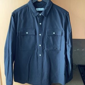 Black men’s flannel button down shirt M